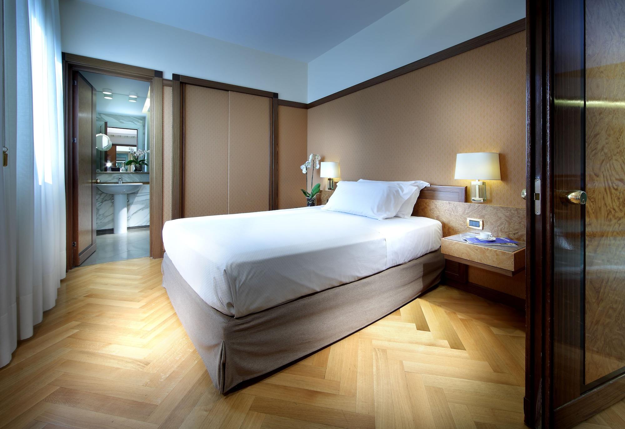 Exe Majestic Hotell Napoli Eksteriør bilde