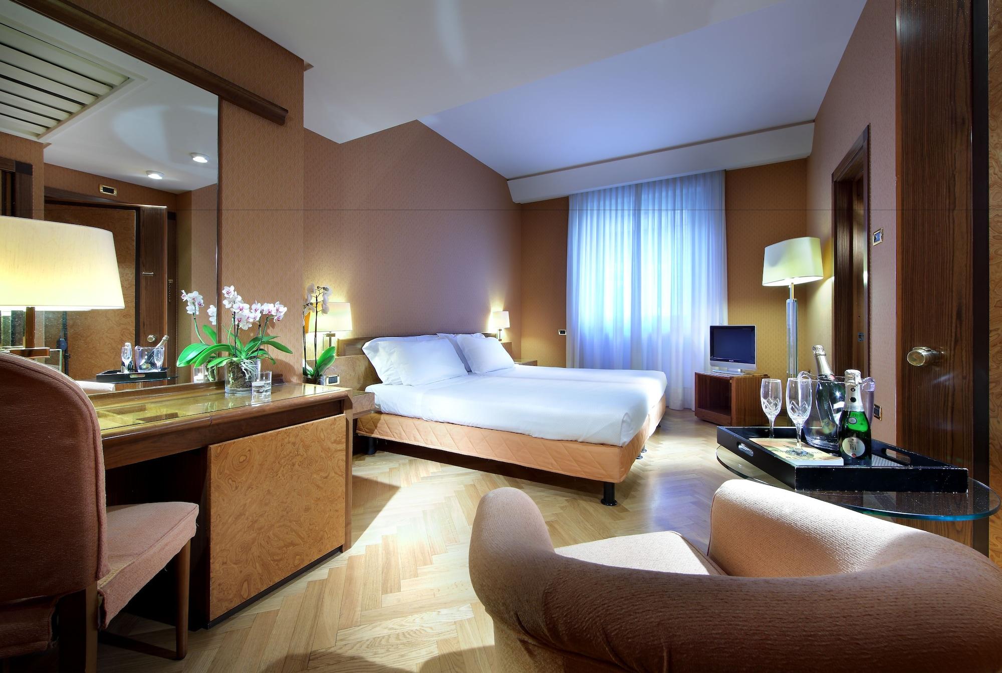 Exe Majestic Hotell Napoli Eksteriør bilde
