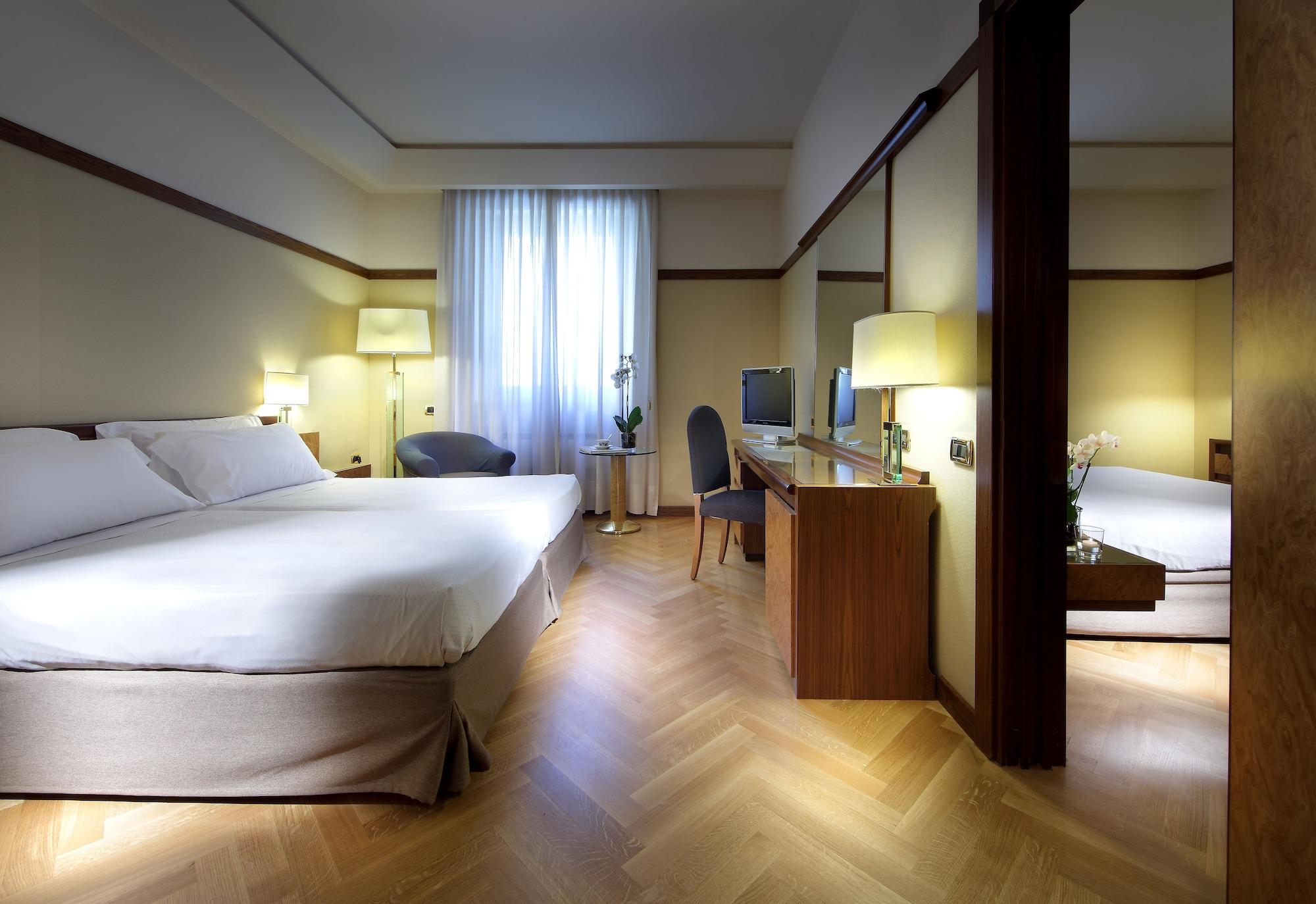 Exe Majestic Hotell Napoli Eksteriør bilde