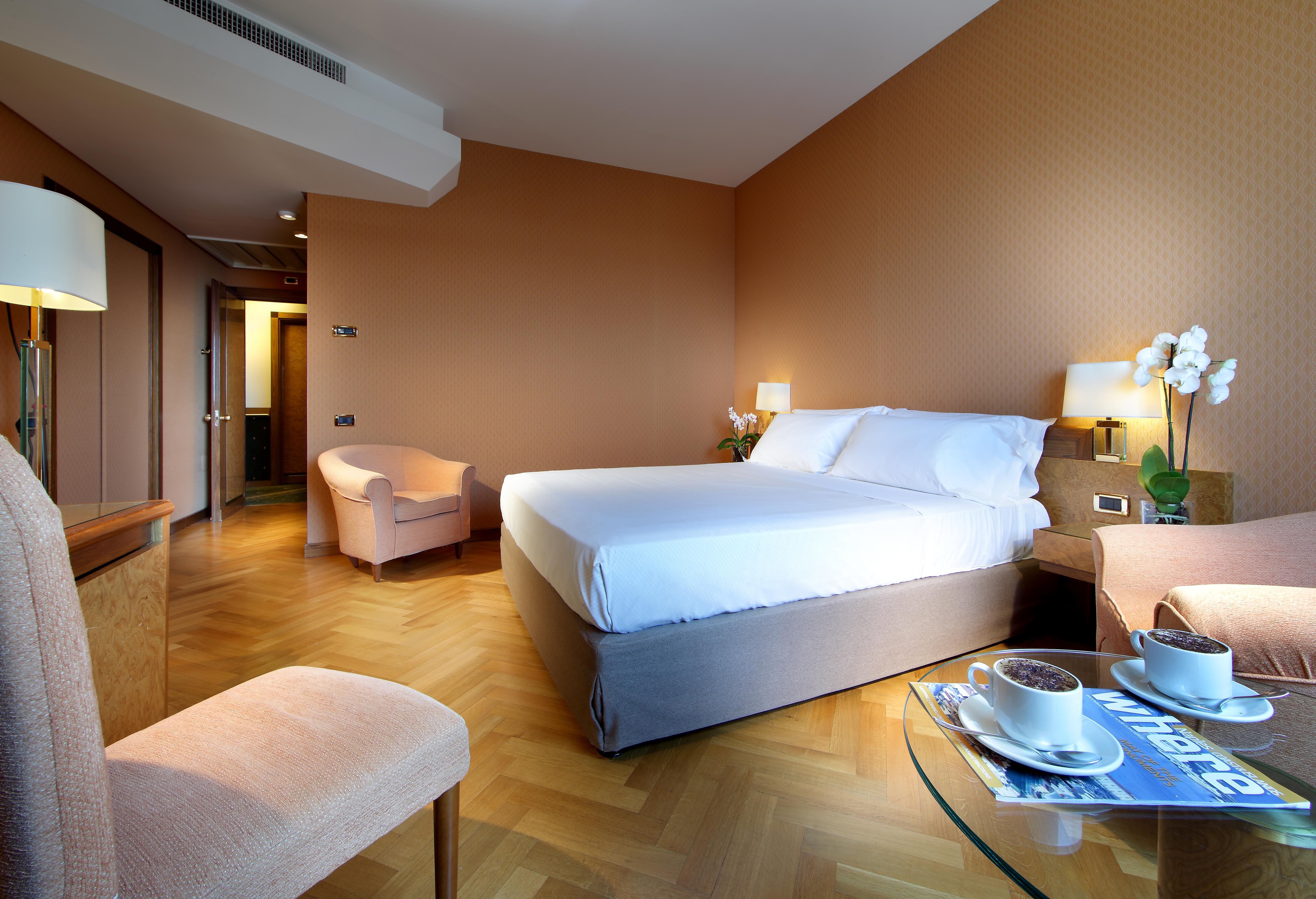 Exe Majestic Hotell Napoli Eksteriør bilde