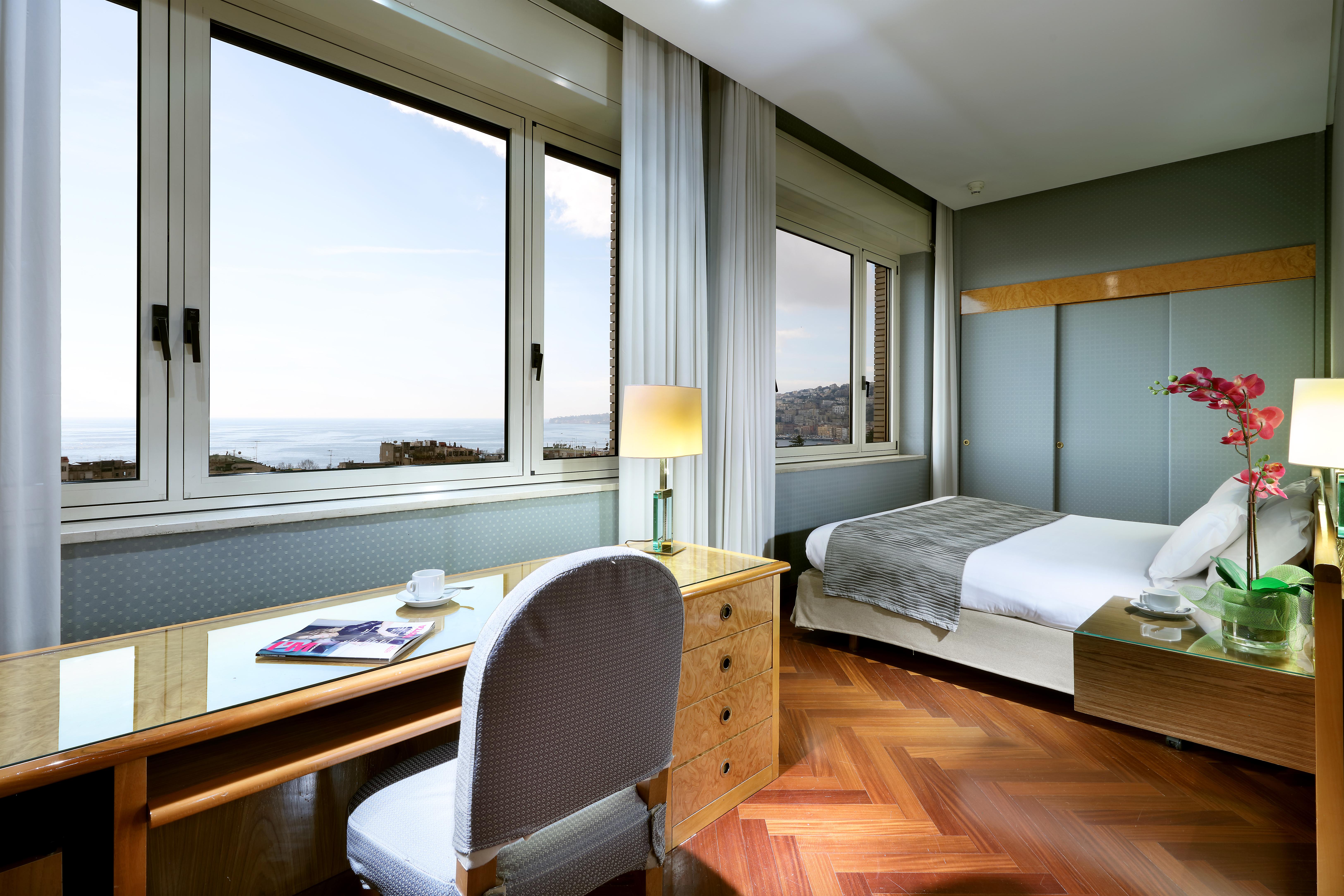 Exe Majestic Hotell Napoli Eksteriør bilde