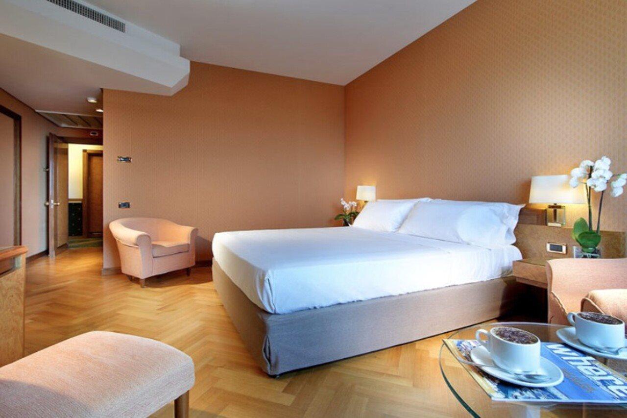 Exe Majestic Hotell Napoli Eksteriør bilde