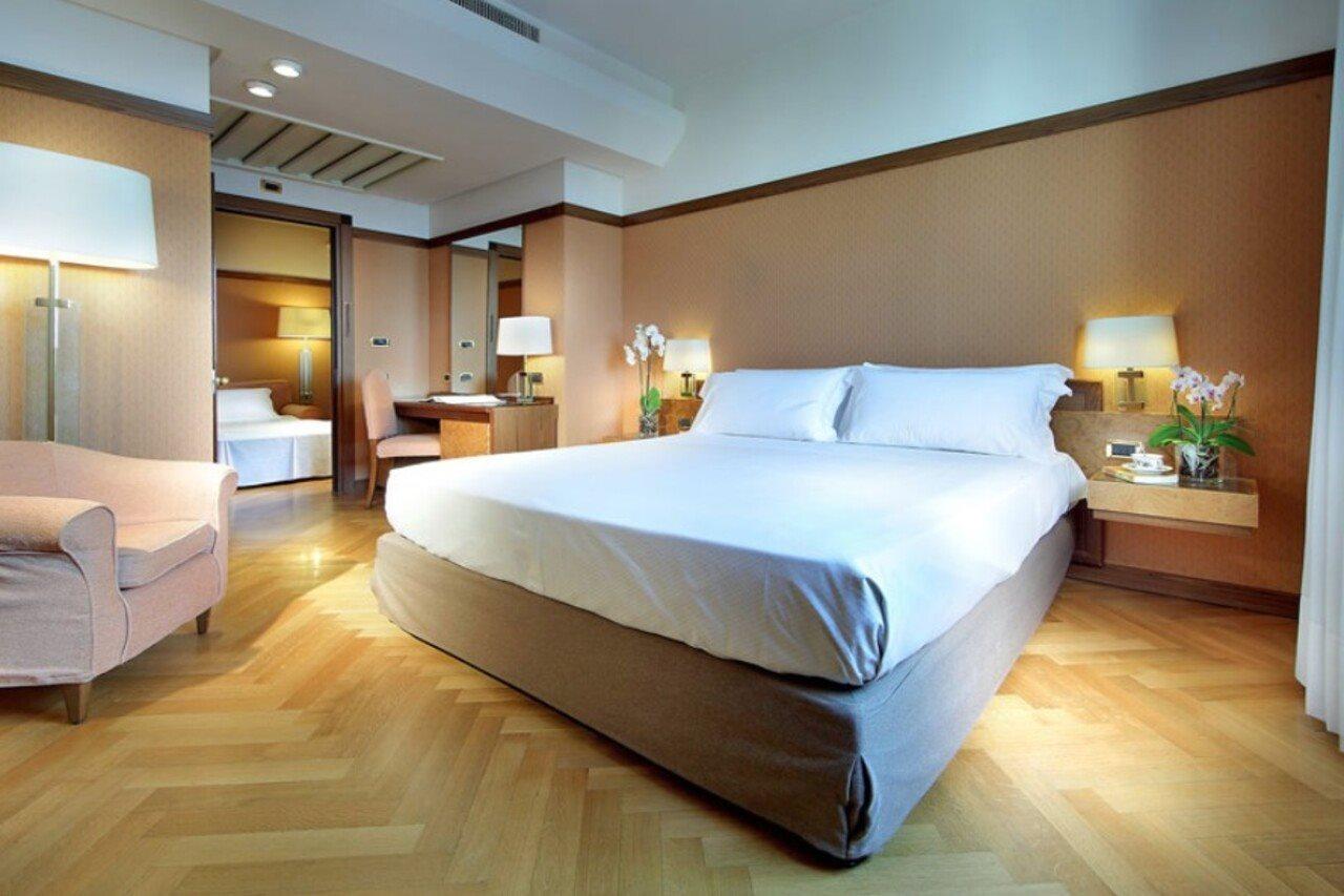 Exe Majestic Hotell Napoli Eksteriør bilde