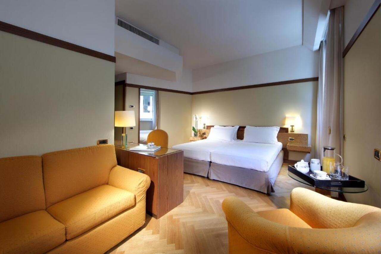 Exe Majestic Hotell Napoli Eksteriør bilde