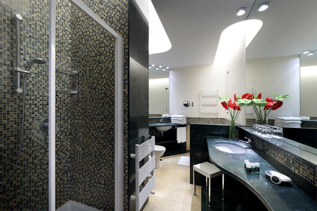 Exe Majestic Hotell Napoli Eksteriør bilde