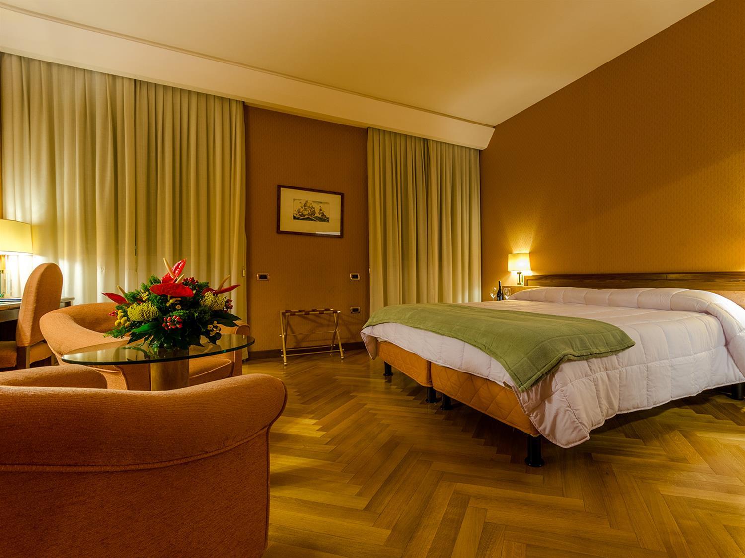 Exe Majestic Hotell Napoli Eksteriør bilde